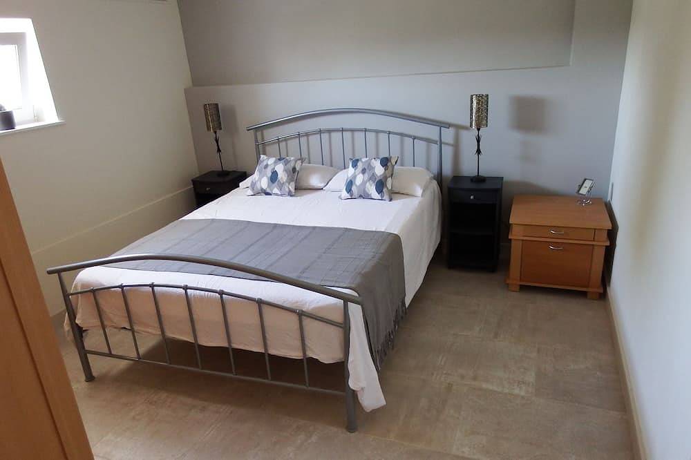 Entire apartment, Apartment with 2 Bedrooms & Terrace in Arboleas, Almería Province