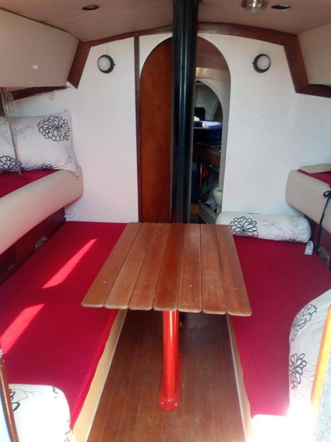 Bateau pour 6 personnes, avec vue sur le lac et piscine ainsi que terrasse et vue, animaux acceptés dans l' Hérault - 4