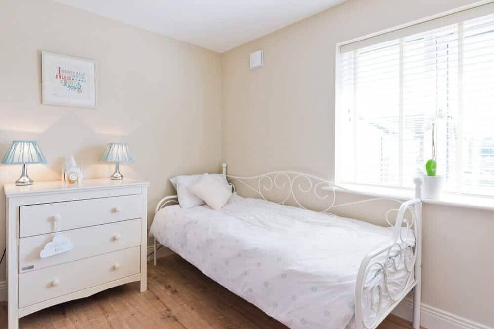 Gemütliche Zimmer in Modern Home, 15 Minuten vom Flughafen Dublin entfernt in Fingal