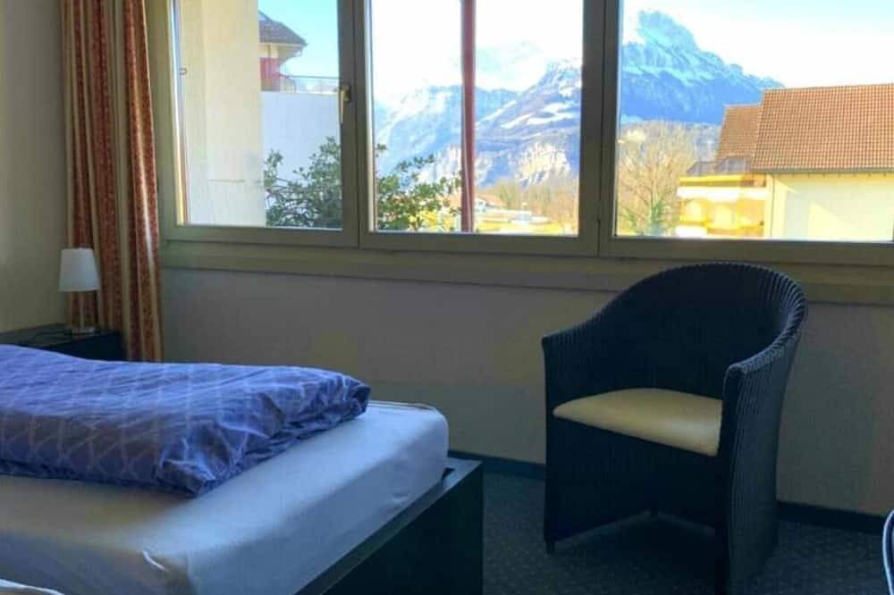 Apartamento entero, Private studio with alps view Free pool/sauna at Swiss Holiday Park + parking in Morschach, Lago de los Cuatro Cantones