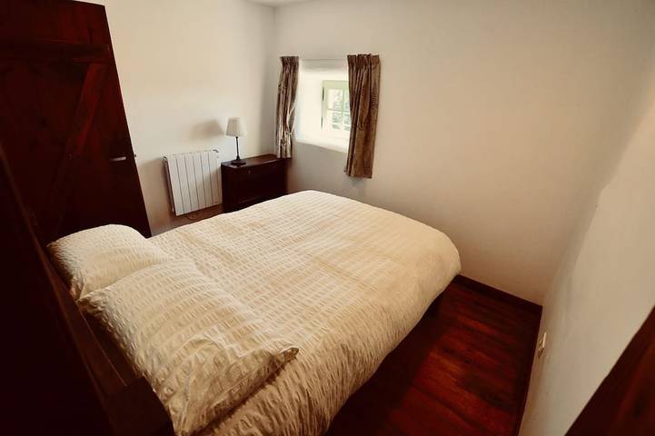 Gîte pour 4 personnes, avec jardin ainsi que piscine et balcon à Riols - 2