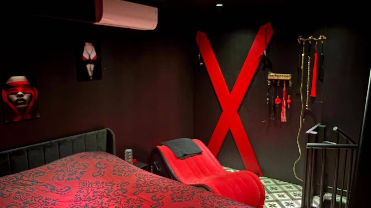 L'instant Désir love room jacuzzi in Ferrières-en-Gâtinais, Région de Montargis
