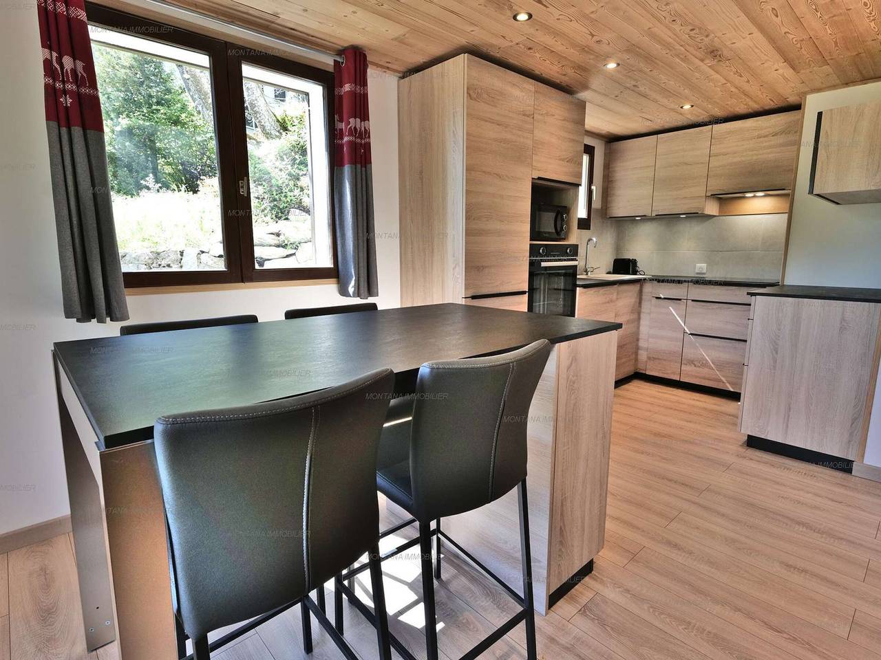 Apartamento entero, Bonito apartamento 3 hab, renovado, 58 m², 5 pers, balcón, aparcamiento in Chinaillon, Le Grand-Bornand