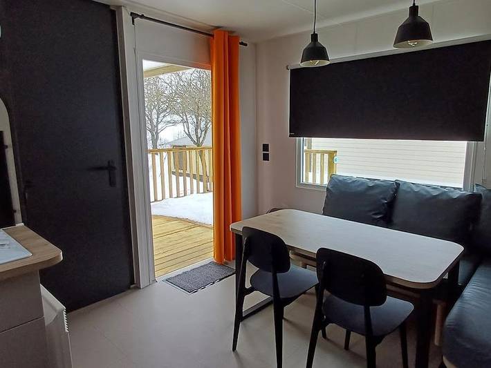 Camping La Cigale de l'Allier - Mobilhome 4 personnes - I.R.M. Loggia 2 - année 2024 - 2 chambres in Langogne, Région de Mende
