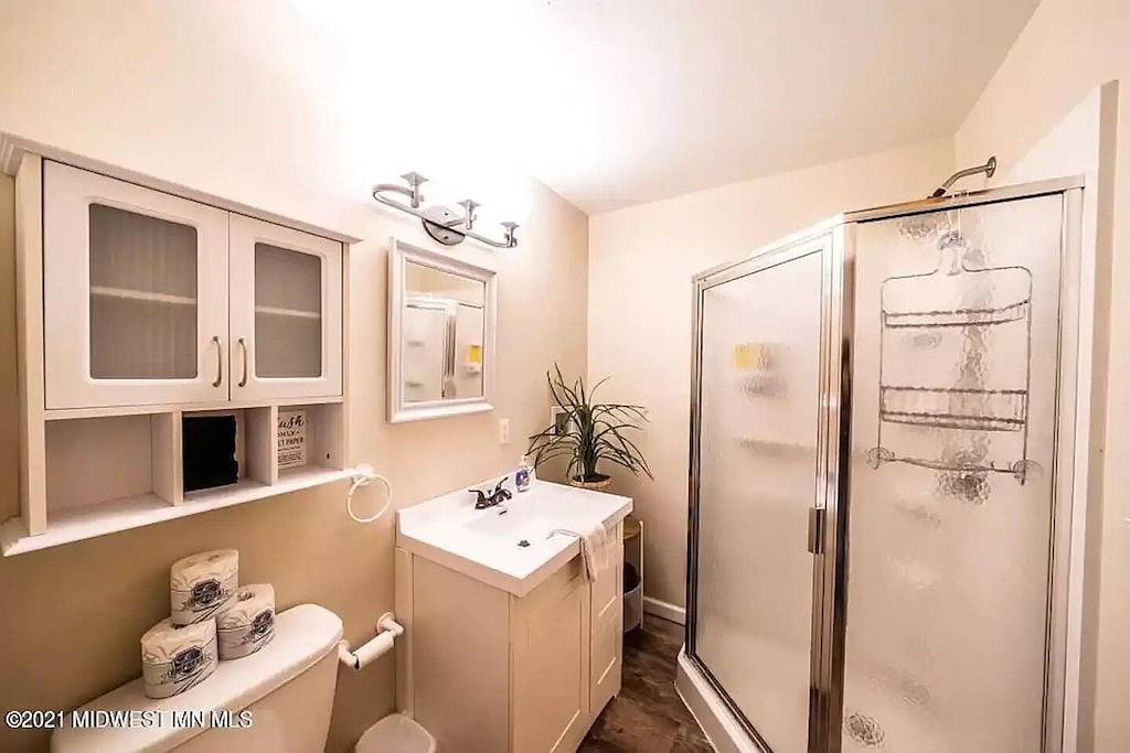 Ganze Wohnung, Lakefront Condo, 2 bedroom, with Dock & Private Patio! Walk to Restaurants! in Detroit Lakes, Becker County