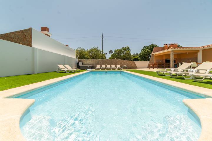 Chalet para 24 personas, con Balcón y Jacuzzi además de Jardín y Sauna en Lisboa y alrededores - 2