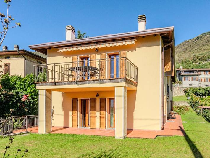 Ferienwohnung für 6 Personen, mit Seeblick und Terrasse sowie Garten