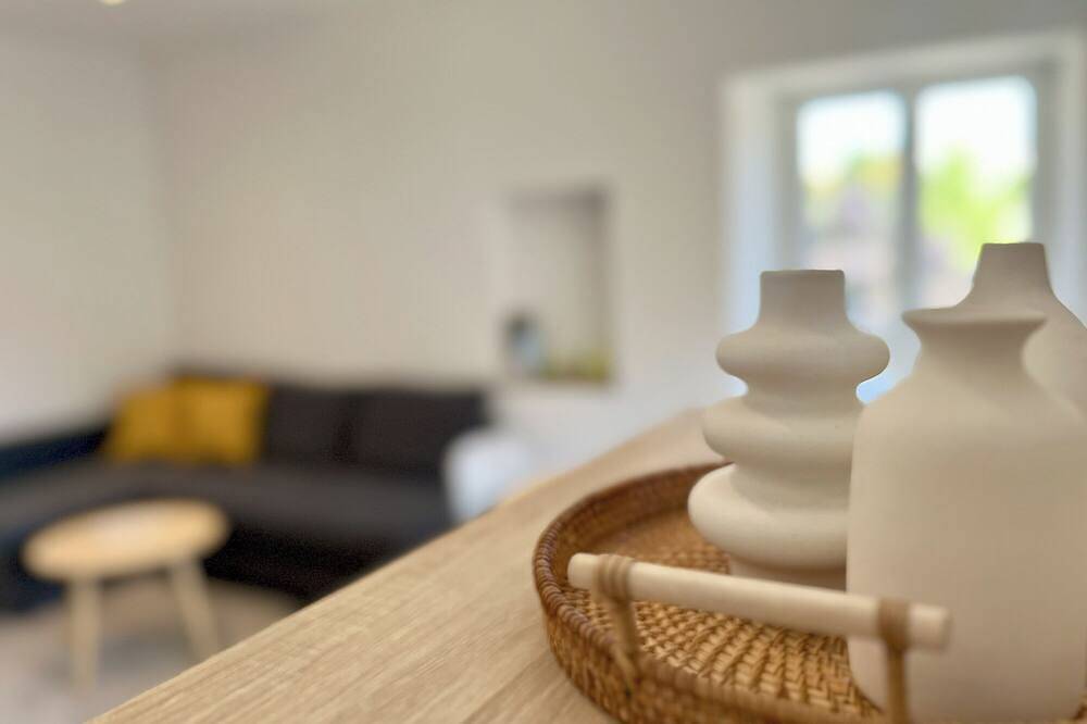 Appartamento intero, Hosthelp - Les Balises Spacious 2-room apartment fully renovated in La Grande-Béroche, Three-Lakes
