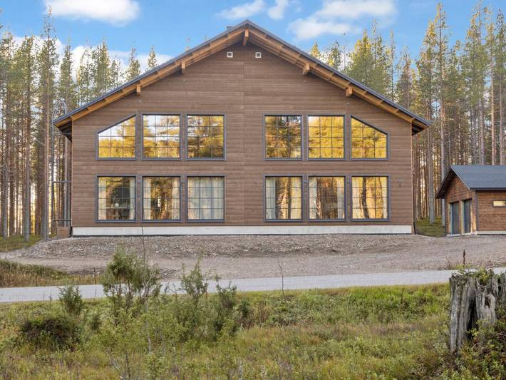 Log cabin for 14 people in Lapland