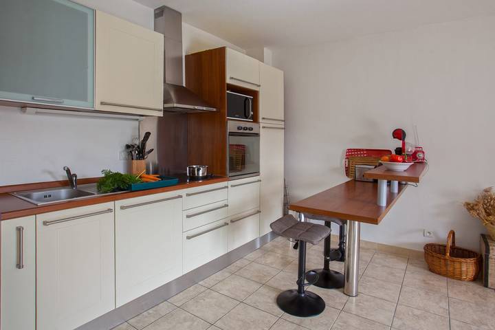 Appartement entier, Casa Linda Appart climatisé avec jardin a 900m  plage et centre ville Calvi in Calvi, Région de Calvi