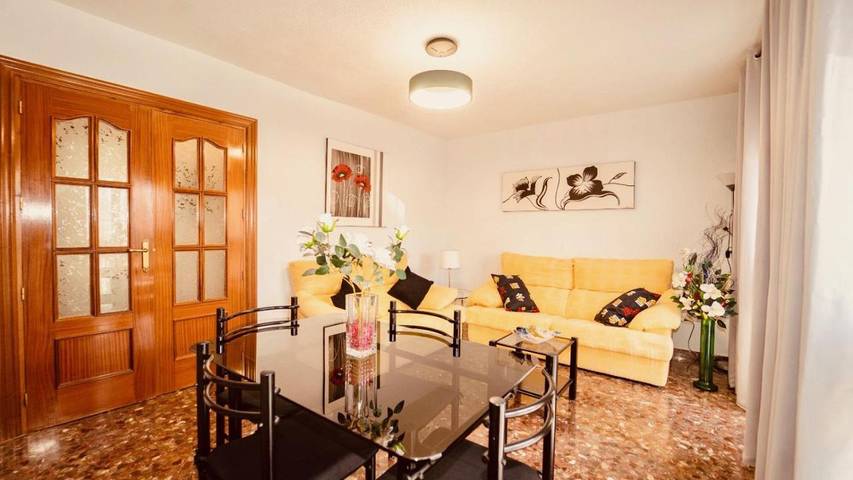 Apartamento de vacaciones para 6 personas, con vistas y terraza - 1