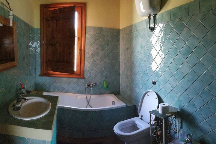 Location de vacances pour 8 personnes, avec terrasse et jardin à Fluminimaggiore - 4