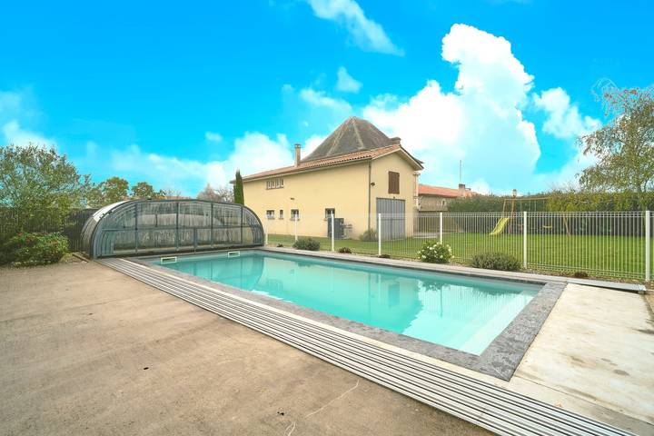 Holiday Home, Heated and Covered Pool with Private Pool, Private Terrace and Wi-Fi in Sauvignac, Charente
