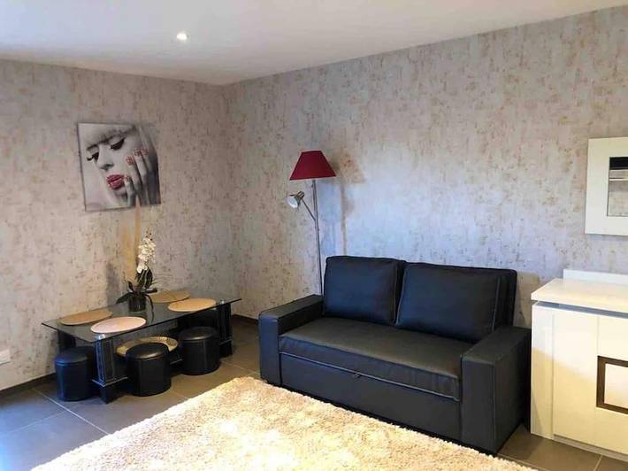 Location de vacances pour 4 personnes, avec terrasse et jardin à Varenne-Saint-Germain