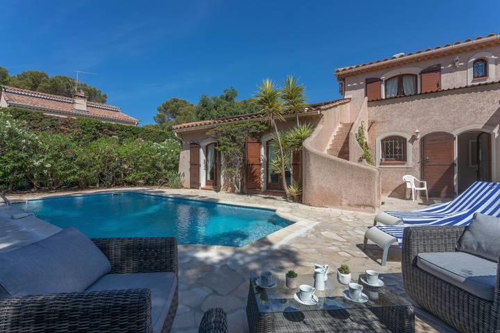 Ferienhaus für 8 Personen, mit Balkon und Garten in Var - 2