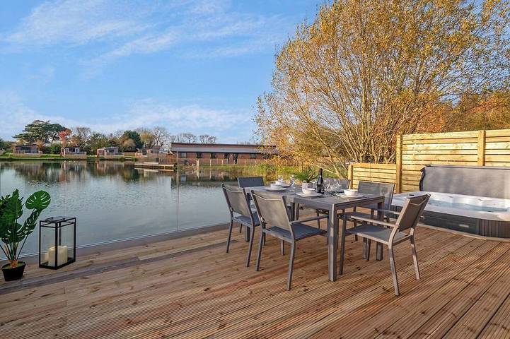 Chalet for 6 people, with hot tub in Yorkshire