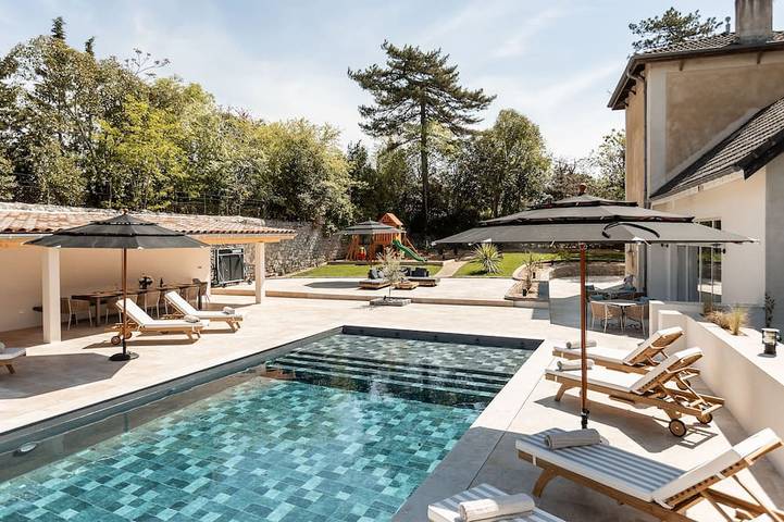 Maison de vacances pour 16 personnes, avec jacuzzi et jardin à Ruoms