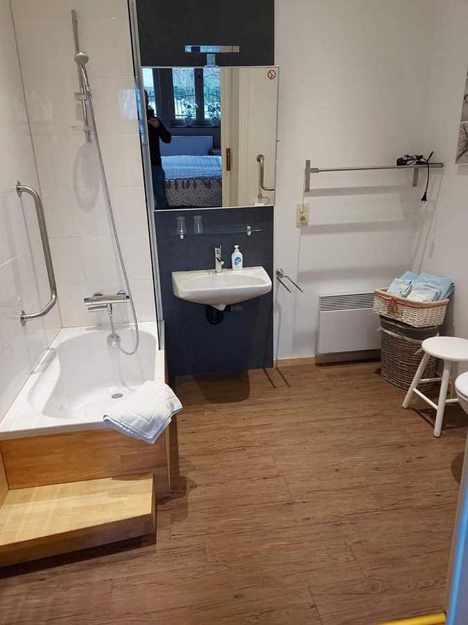 Chambre d’hôte pour 2 personnes, avec piscine et jardin ainsi que sauna et vue dans Bomal - 3