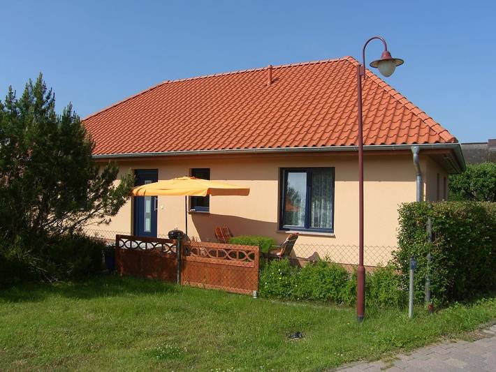 Ferienhaus für 3 Personen, mit Terrasse und Garten in Lancken-Granitz - 2