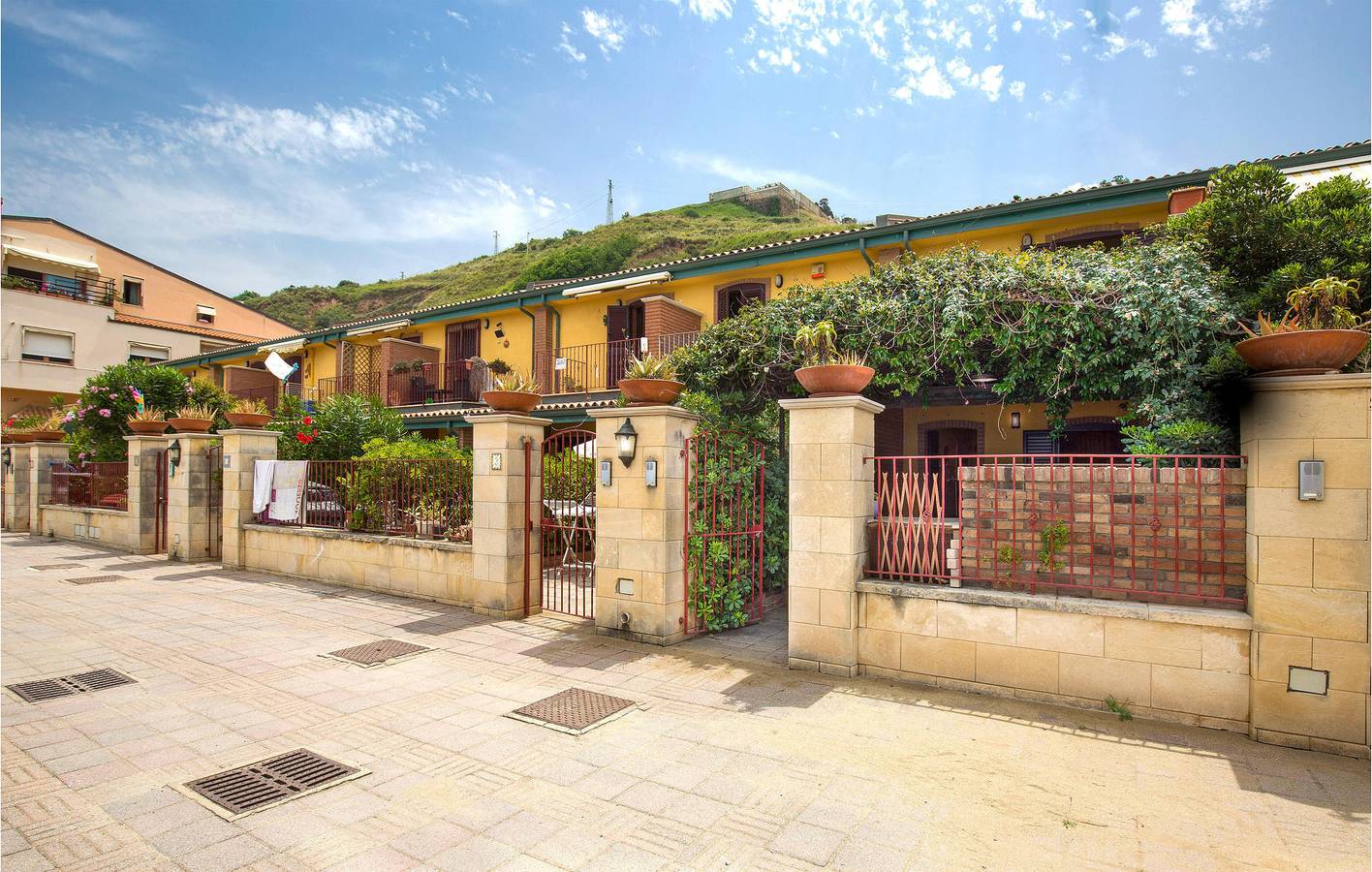 Terrassenwohnung am Strand mit AC und Parkplatz in Pizzo, Vibo Valentia Provinz