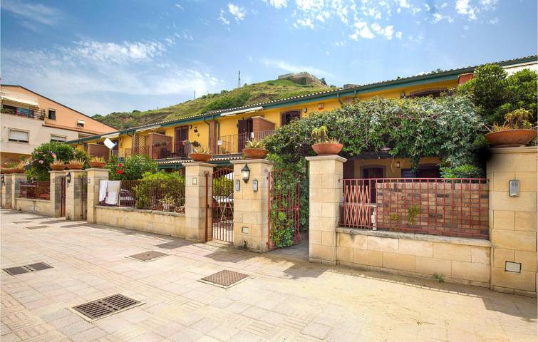 Holiday rental for 8 people, with Terrace in Calabria