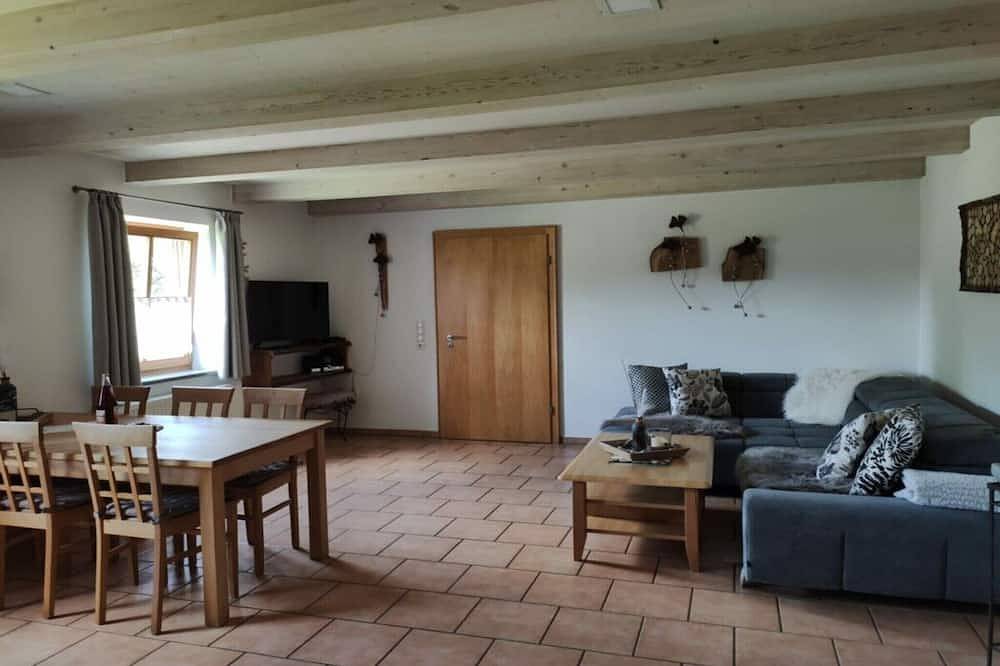 Ganze Wohnung, Ansprechende Wohnung in Bayern in Schöllnach, Ostbayern