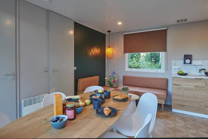 Bungalow voor 6 personen, met Terras en Zwembad in Nunspeet