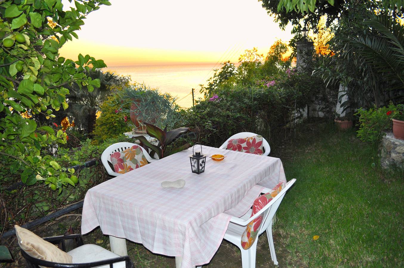 Ganze Wohnung, Studio Appartement Tonia mit Meerblick und Garten- Pelekas Strand, Korfu in Pelekas, Korfu