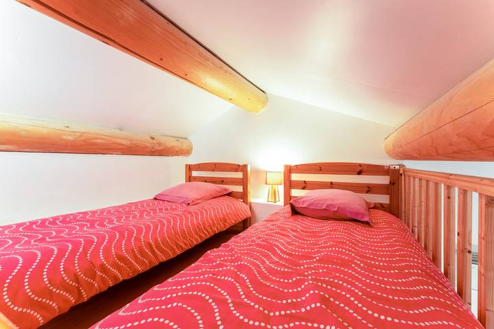 Camera "Laurier Rose" con piscina condivisa, Wi-Fi e aria condizionata in Piolenc, Vaucluse