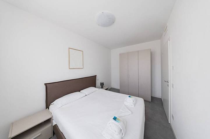Villa pour 8 personnes, avec Balcon ainsi que Jardin et Piscine à Sirmione - 3