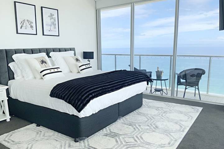 Holiday rental for 8 people, with pool and balcony in Broadbeach