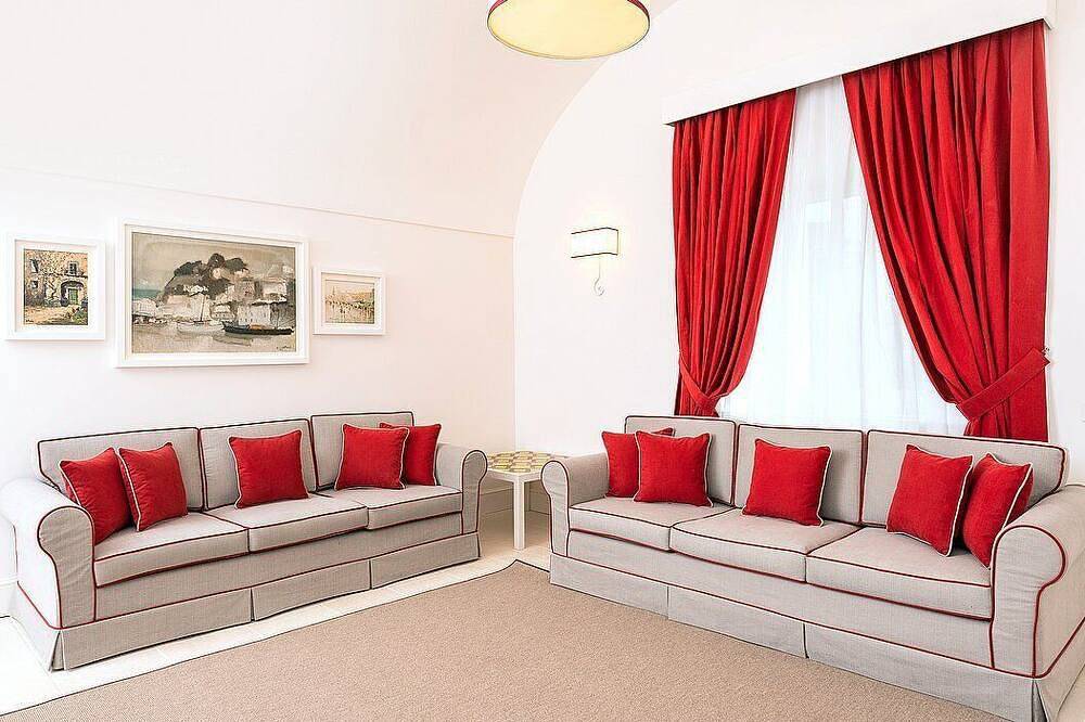 Villa Auralia: A charming and bright two-story historical villa surrounded by a lemon and orange garden, with Free Wi-Fi. in Massa Lubrense, Provinsen Napoli