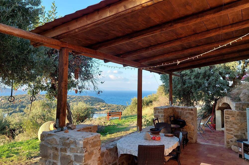 Ecovasileio- Cottage on Mirabello bay with Treehouse/Firepit/Extremeview/Xxlbed in North Crete