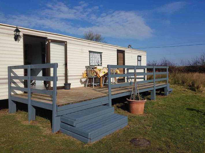 Cabaña de madera para 4 personas, con terraza además de jardín y vistas al lago, Se admiten mascotas - 1