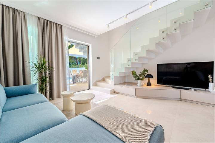 Villa pour 8 personnes, avec Terrasse et Piscine à Šibenik - 2