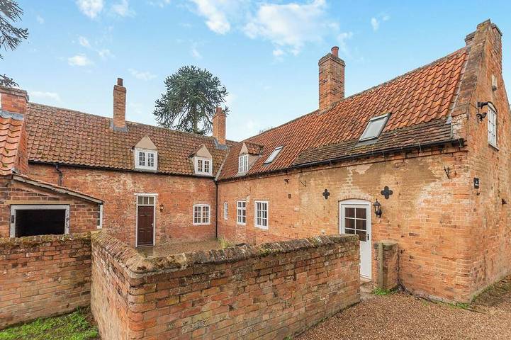 Cottage for 8 people, with garden and hot tub, with pets - 1
