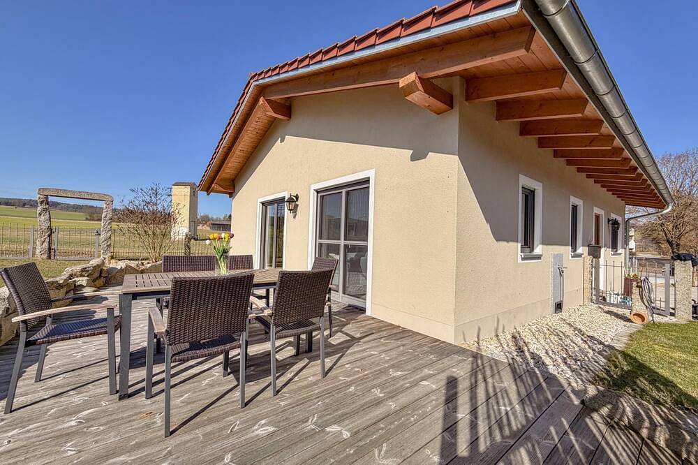 Modernes Ferienhaus in Bayern mit  Garten in Neunburg vorm Wald, Naturpark Oberpfälzer Wald