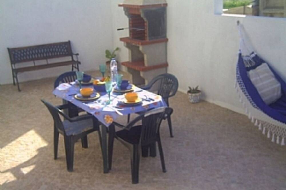 2 camere da letto casa con giardino e zona barbecue appartata, internet gratuito, spiagge in Parque Natural do Sudoeste Alentejano e Costa Vicentina