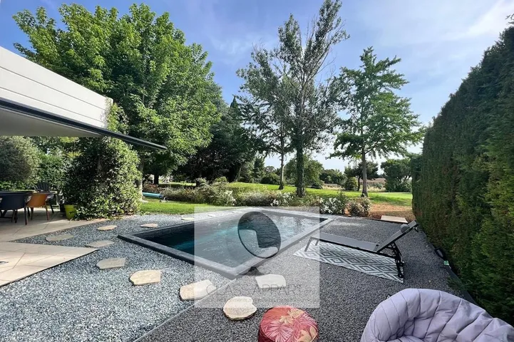 Chalet para 9 personas, con vistas además de terraza y piscina - 1