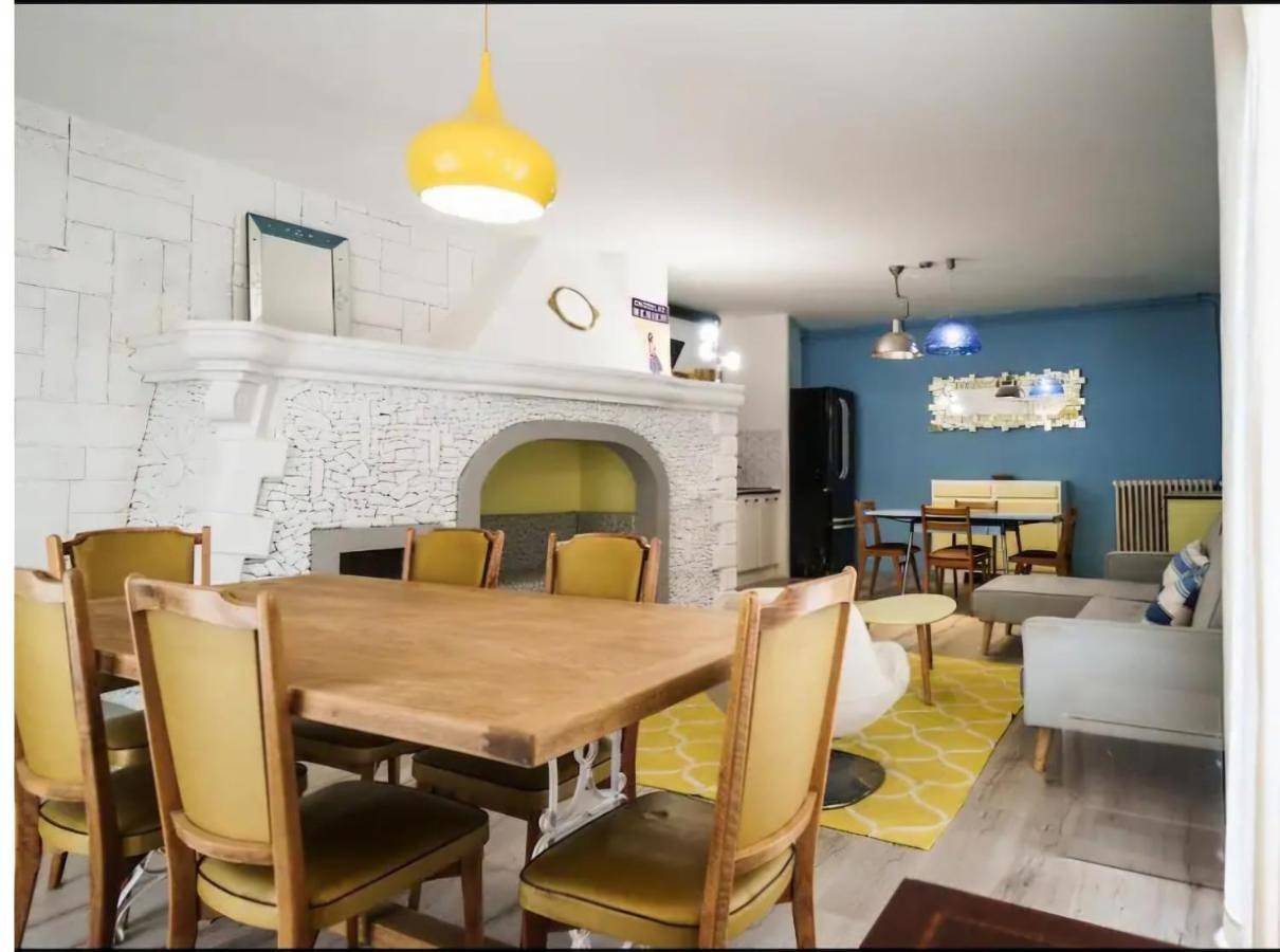 Appartement entier, Gîte bleu avec piscine chauffée couverte, Bozouls, Aveyron in Bozouls, Aveyron