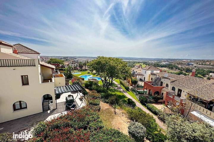 Chalet für 6 Personen, mit Balkon und Garten sowie Pool, mit Haustier