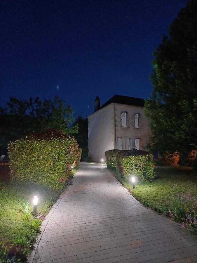 Chambre d’hôte pour 2 personnes, avec jardin ainsi que vue et piscine, animaux acceptés dans le Puy-de-Dôme - 2