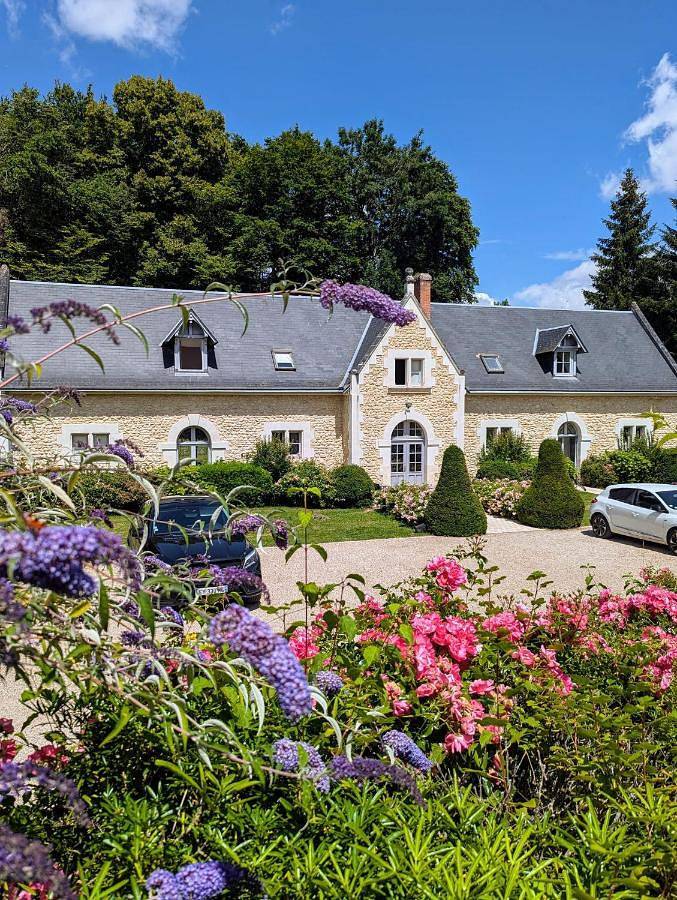 Hôtel pour 2 personnes, avec jardin et vue ainsi que piscine et terrasse à Chissay-en-Touraine