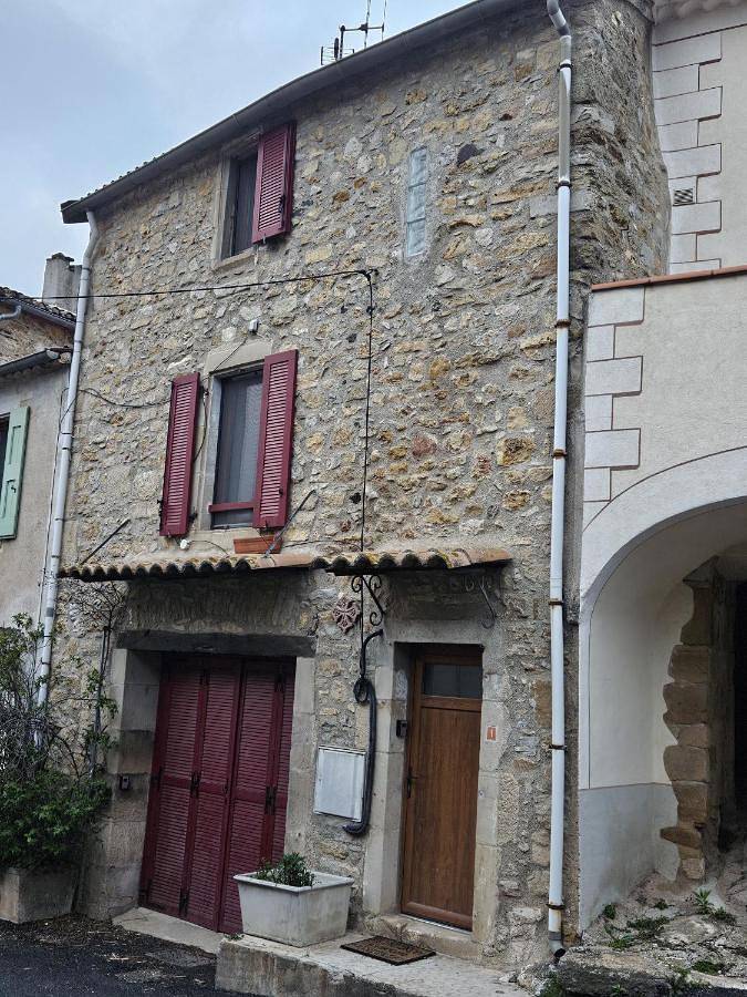Appartement entier, Studio dans maison de village au calme in Dio-et-Valquières, Région de Lodève