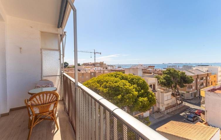 Apartamento vacacional entero, Acogedor Apartamento con Terraza cerca de Playa Barnuevo in Playa Villananitos (San Pedro del Pinatar), San Pedro del Pinatar