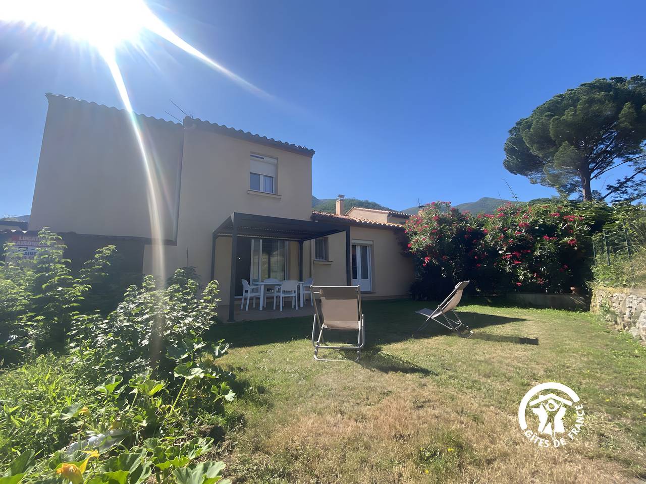 Cottage 'Gîte Tournesols' con terrazza privata, Wi-Fi e aria condizionata in Arles-sur-Tech, Céret e dintorni