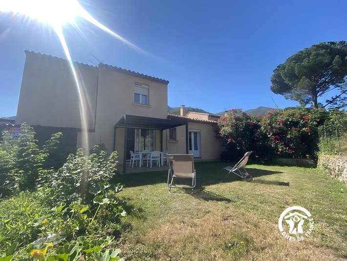 Cottage 'Gîte Tournesols' con terrazza privata, Wi-Fi e aria condizionata in Arles-sur-Tech, Céret e dintorni
