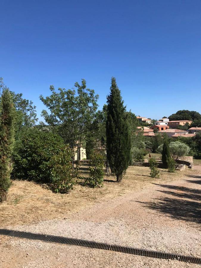 Location de vacances pour 2 personnes, avec jardin et vue ainsi que piscine et balcon à Péret - 3