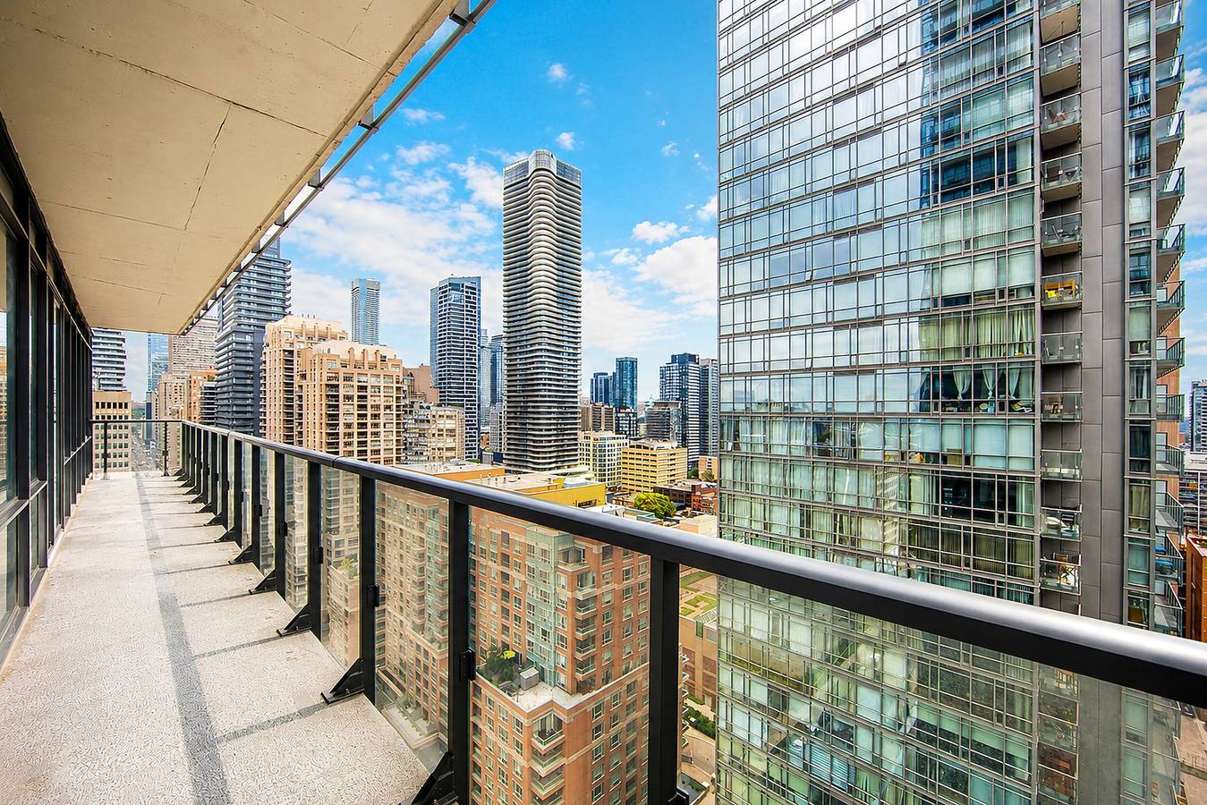 Apartamento vacacional entero, Condominio familiar de 2 dormitorios en el centro de Toronto cerca de Sickkids y Tmu in Toronto, Lago Ontario (Kanada)