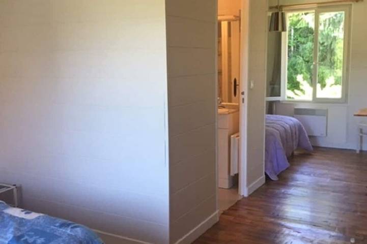 Location de vacances pour 6 personnes, avec piscine ainsi que jardin et terrasse dans Le Rouget-Pers - 2